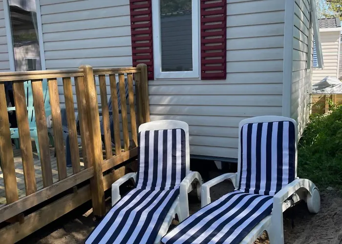 مكان تخييم Joli Mobil 4 Le Bois Masson A34