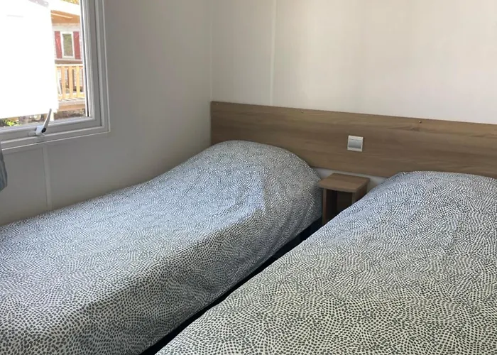 Joli Mobil 4 Le Bois Masson A34 مكان تخييم