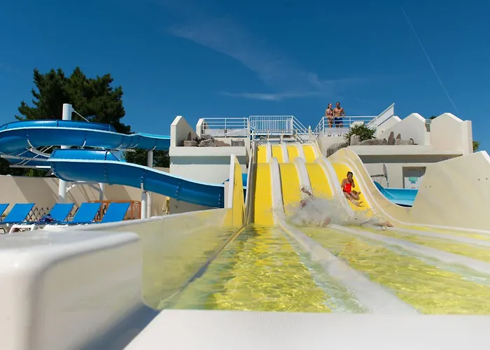 Joli Mobil 4 Le Bois Masson A34 مكان تخييم سان جان دي مونت